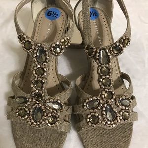 Adrienne Vittadini Sandals Size 6.5